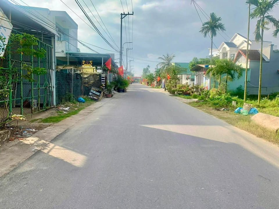 Đất mặt tiền đường nhựa Liên Thôn Hòa Tiến 100m² giá 1.8 tỷ - Chính chủ cần bán gấp!