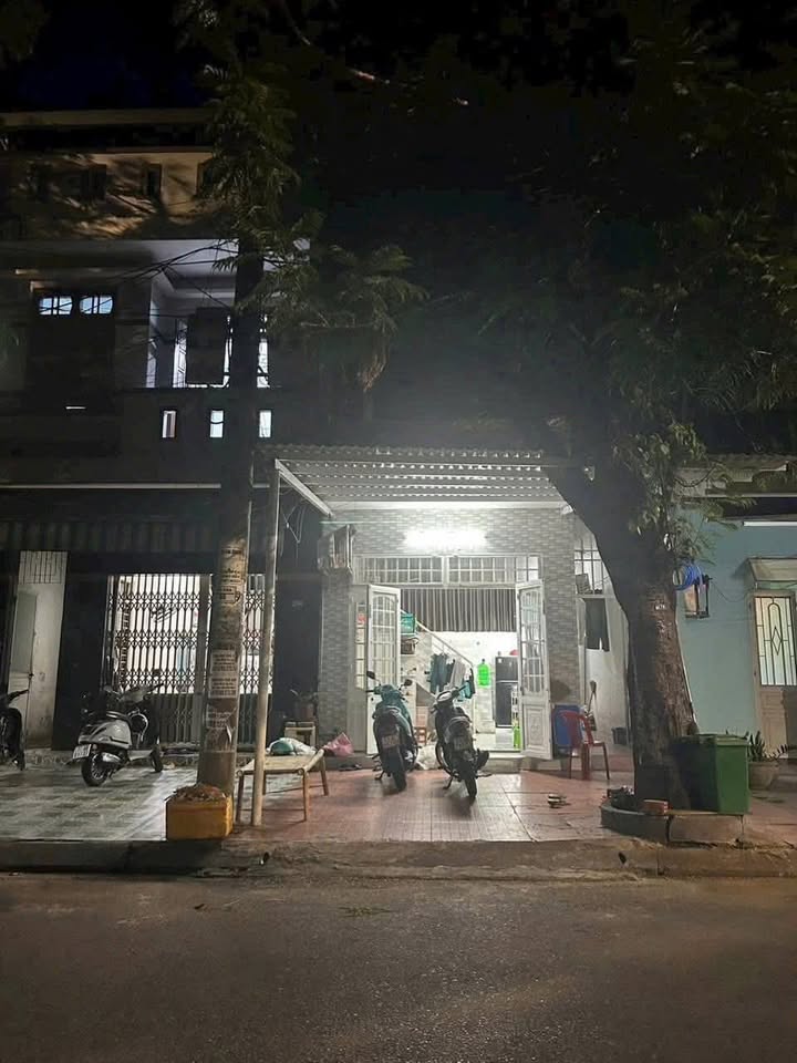 Đất mặt tiền Nguyễn Xí, 100m² giá 6.95 tỷ - Đầu tư sinh lời với dãy trọ