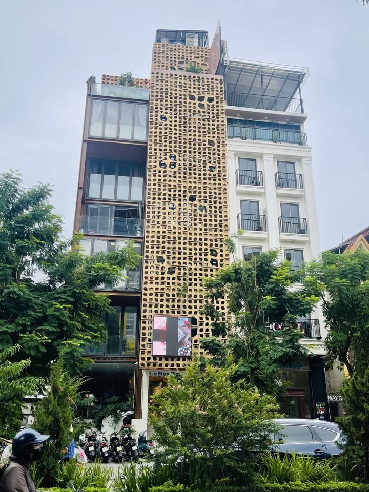 FrontHouse 9 tầng mặt phố Tây Hồ 120m² giá 76 tỷ - Sẵn sàng giao dịch ngay!