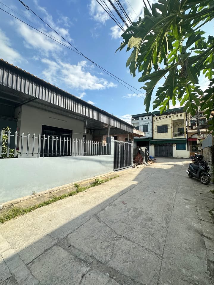 Nhà khu 10, phường Quang Trung, Uông Bí 105,7m² - Mặt tiền rộng, vị trí đắc địa!