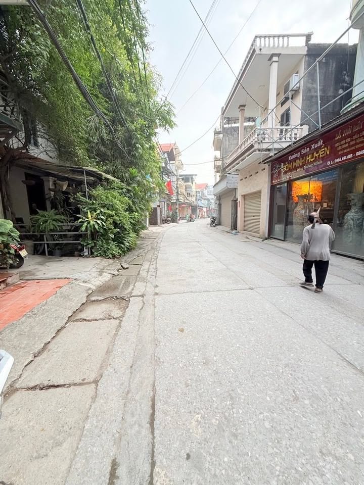 Đất lô góc mặt phố Giang Cao 40m² giá 9 tỷ - Kinh doanh đắc địa!