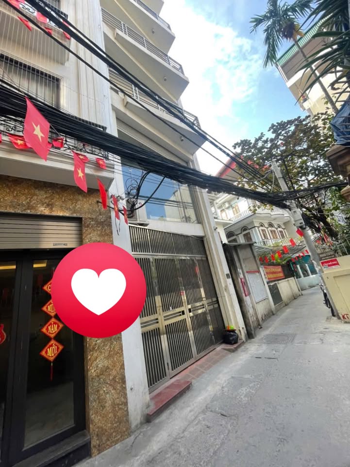 Nhà 6 tầng Trần Hữu Tước 38m² giá 1.1 tỷ - Vị trí đẹp, ô tô sát cửa!