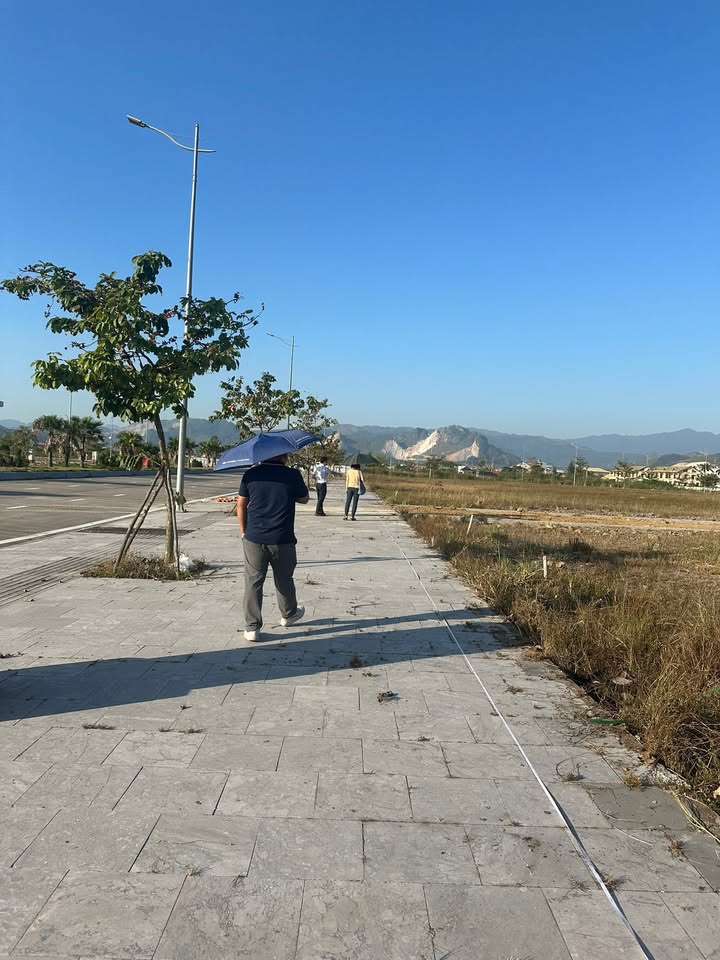 Đất nền Khu đô thị Diễn Loan Hạ Long 100m² giá 2.8 tỷ - Pháp lý rõ ràng chờ sổ đỏ!