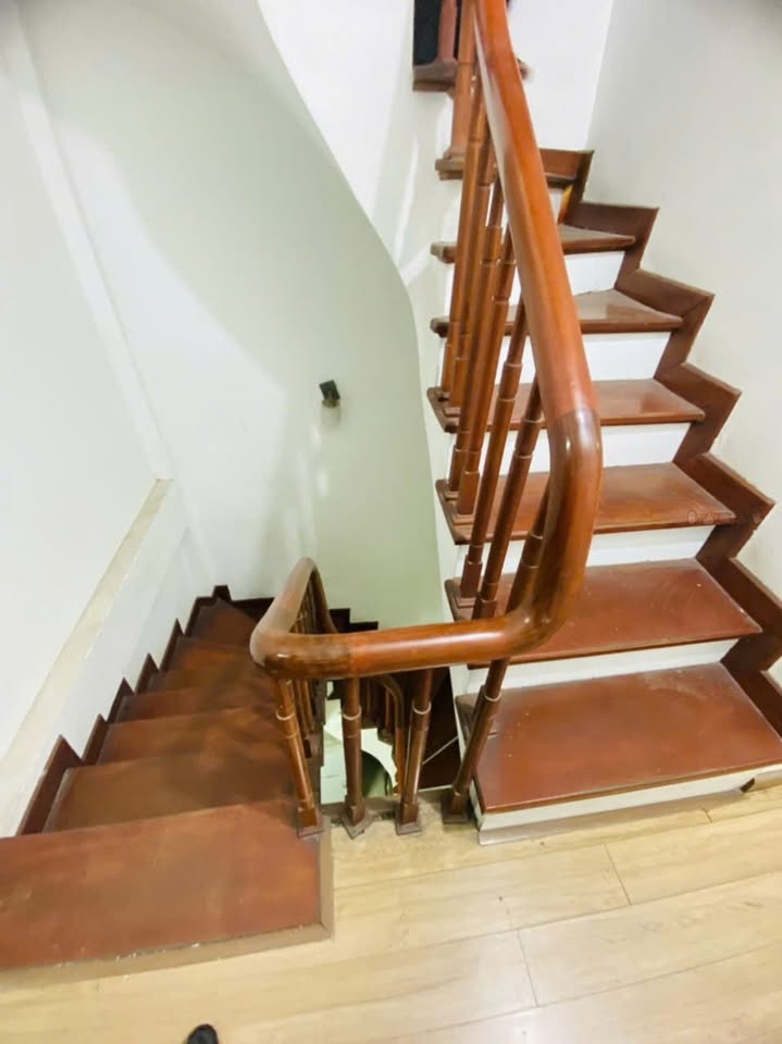 Bán gấp nhà 5 tầng ngõ 118 Đào Tấn, Ba Đình 36m² chỉ 11.3 tỷ - Vị trí đắc địa!