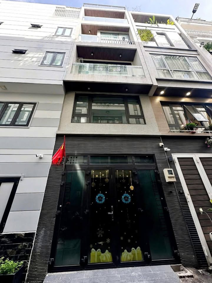 Nhà cho thuê hẻm xe hơi Huỳnh Văn Bánh, Phú Nhuận 67m² - Có thang máy, giá tốt nhất khu vực!