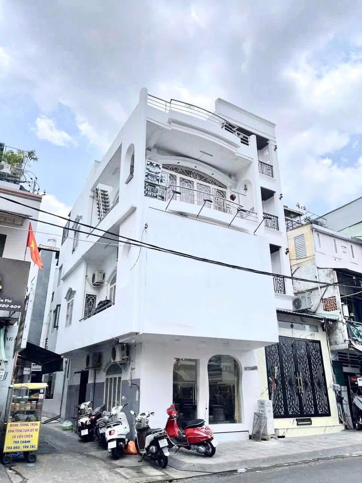 Cho thuê nhà mặt tiền góc Trần Khắc Chân, Quận 1 - Diện tích 45m², sẵn sàng khai thác!