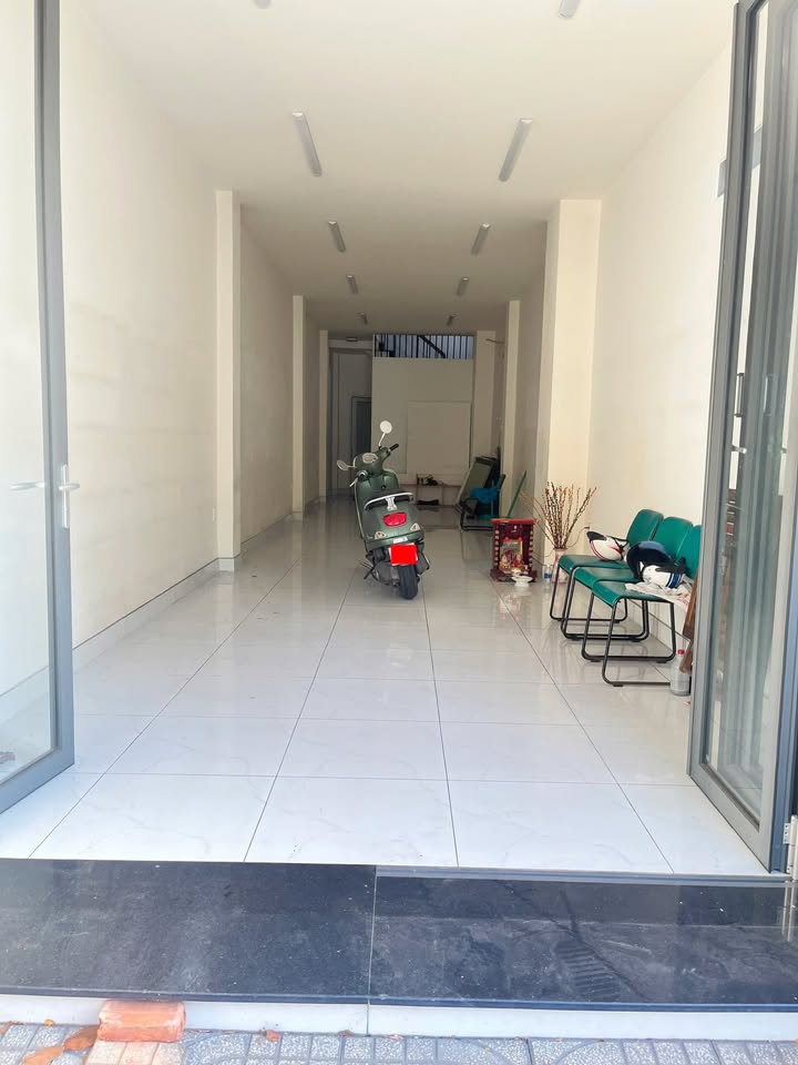 Cho thuê mặt bằng kinh doanh Quận 1 59.5m² giá chỉ 12 triệu - Vị trí đắc địa sầm uất!