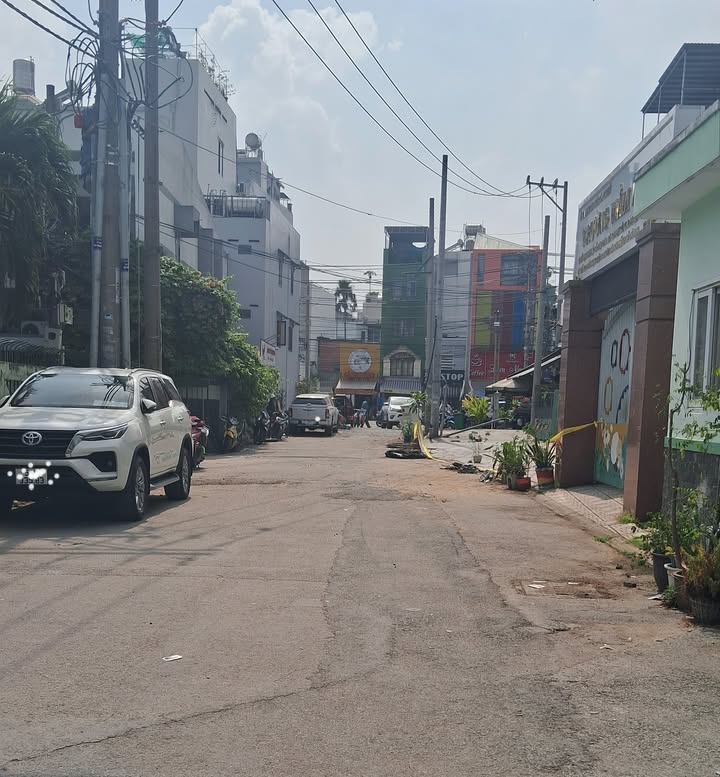 Nhà nguyên căn cho thuê tại CMT8, Phường 5, Tân Bình - Giá chỉ 13.5 triệu/tháng!