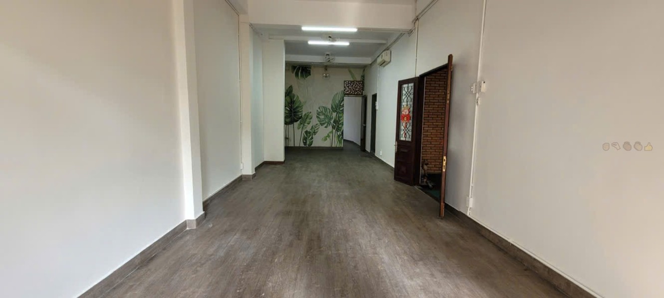 Cho thuê mặt bằng sàn lầu 2 tại Lê Thánh Tôn, Quận 1 - 72m² giá 30 triệu/tháng