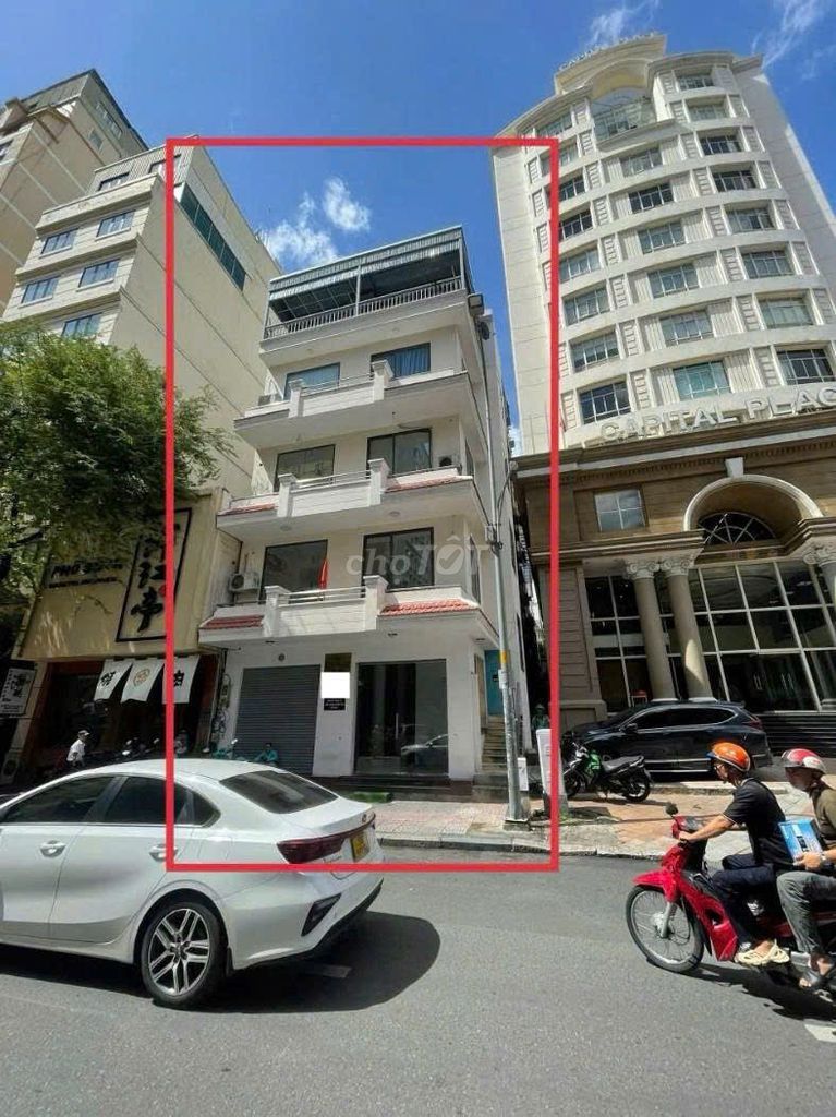 Nhà Mặt Tiền Đường Thái Văn Lung Quận 1 320m² giá 120 triệu - Khu phố ẩm thực sầm uất!