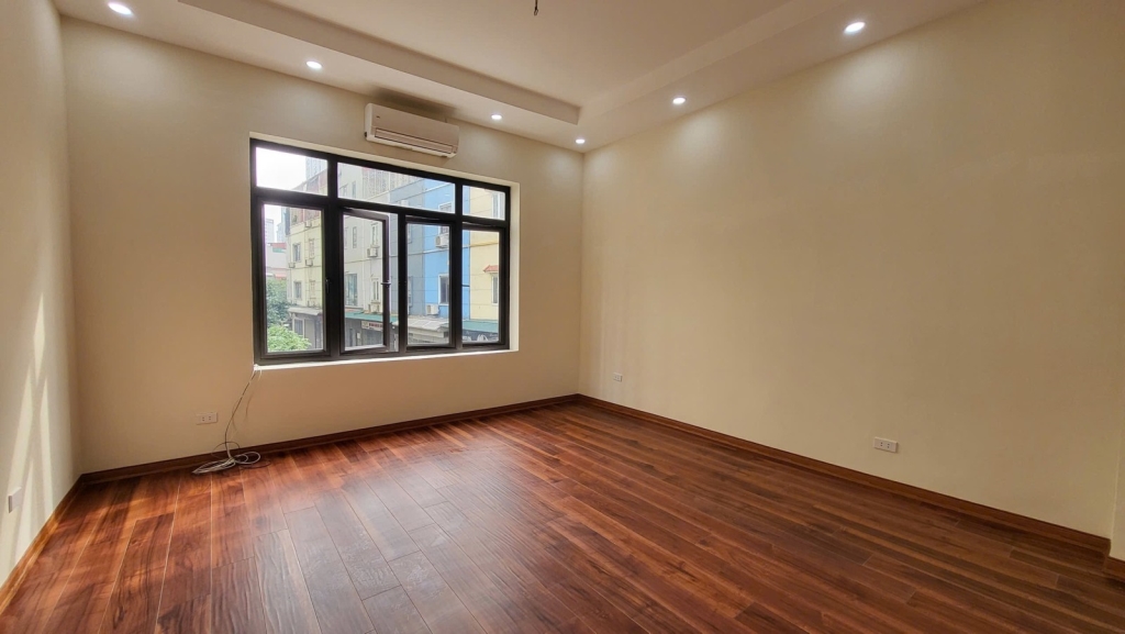 Nhà riêng đường Trịnh Đình Cửu, Thanh Xuân 35m² giá 13.2 tỷ - Kinh doanh sầm uất ngay!