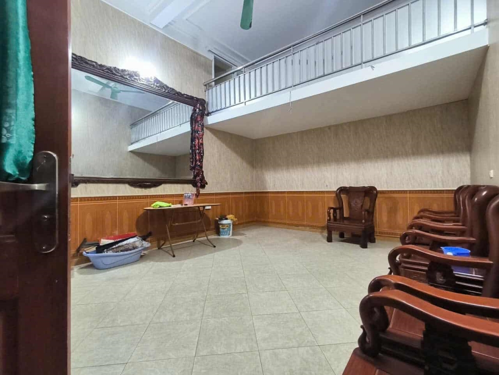 Nhà phố Đội Cấn 52m² giá 9.5 triệu - Sân chung rộng, thiết kế hiện đại!