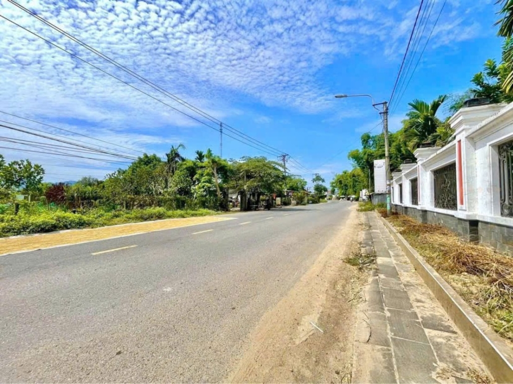 Đất mặt tiền kinh doanh Duy Thu 120m² giá 820 triệu - Đầu tư sinh lời ổn định!