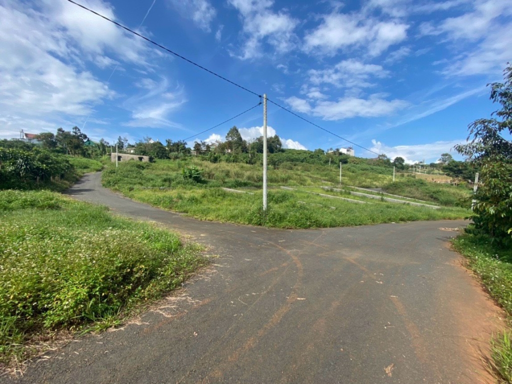 Đất 2 mặt tiền Phường 2, Bảo Lộc 220m² giá chỉ 1.35 tỷ - Đầu tư lý tưởng!