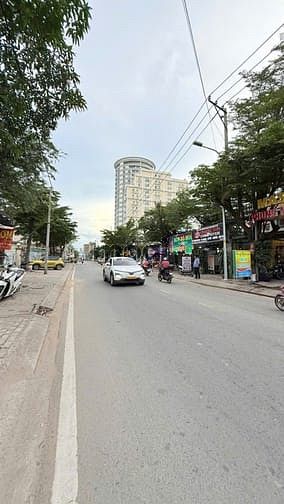 Nhà mặt tiền Hoàng Quốc Việt, Quận 7, 300m² giá 21.5 tỷ - Đầu tư sinh lời ngay!