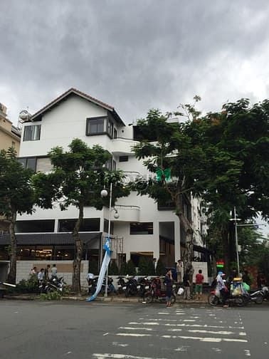 Cho thuê khách sạn 28 phòng Phú Mỹ Hưng 222m² - Nhà mới xây, vị trí đắc địa!