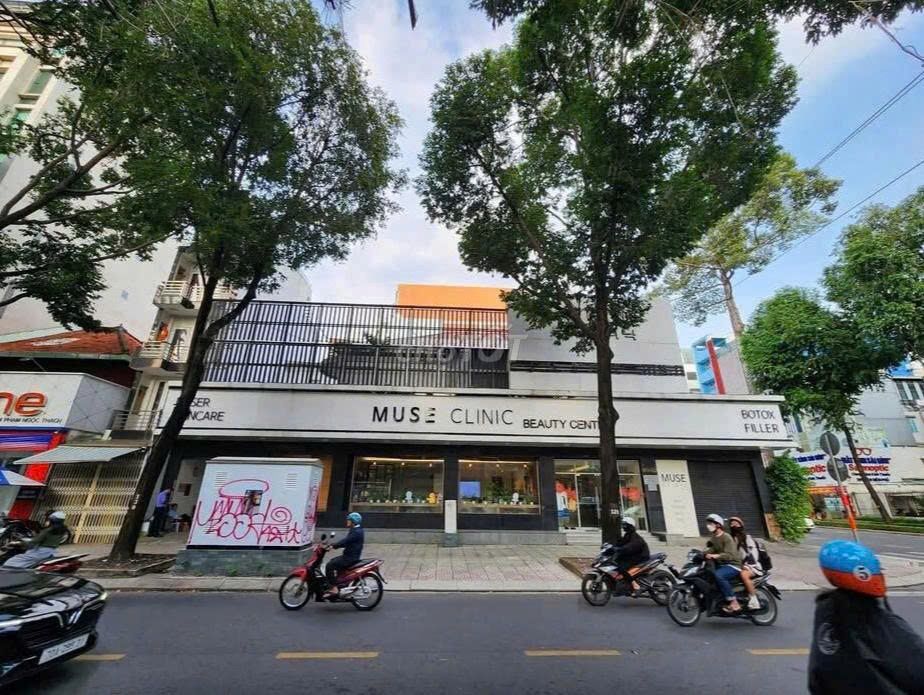 Cho thuê nhà nguyên căn mặt tiền Cách Mạng Tháng Tám 275m² - Kinh doanh sầm uất!