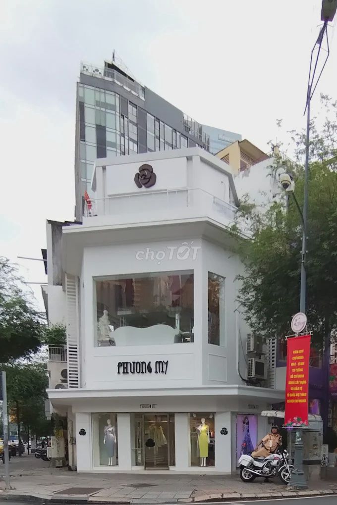 Cho thuê văn phòng góc 2MT đường Lý Tự Trọng, Quận 1 - Diện tích 200m², giá 50 triệu/tháng!