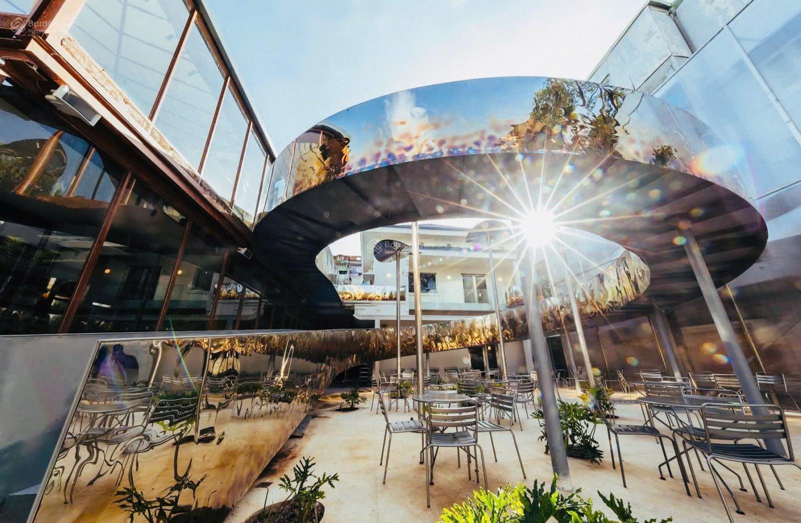 Cho thuê nhà góc 2MT Pasteur, Quận 3, Diện tích 900m² - Kinh doanh thuận lợi!