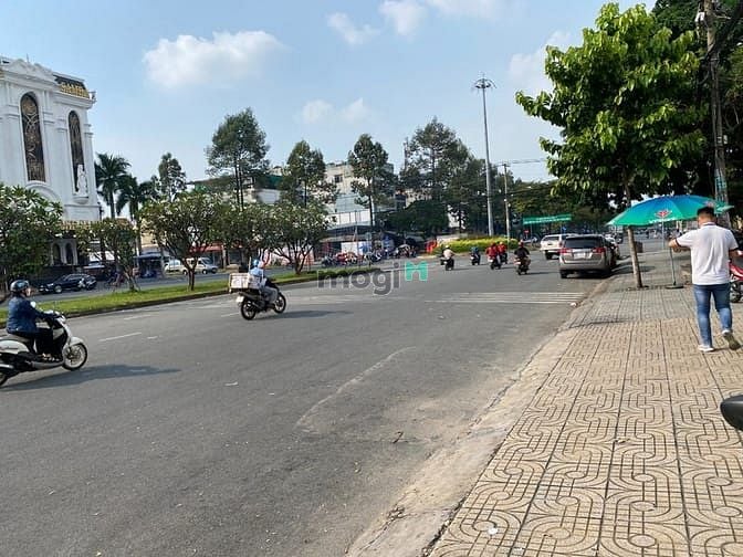 Nhà mặt tiền kinh doanh Vành Đai Trong 6x20m 4 tầng - Địa điểm vàng ngay ngã 4 ĐS 7