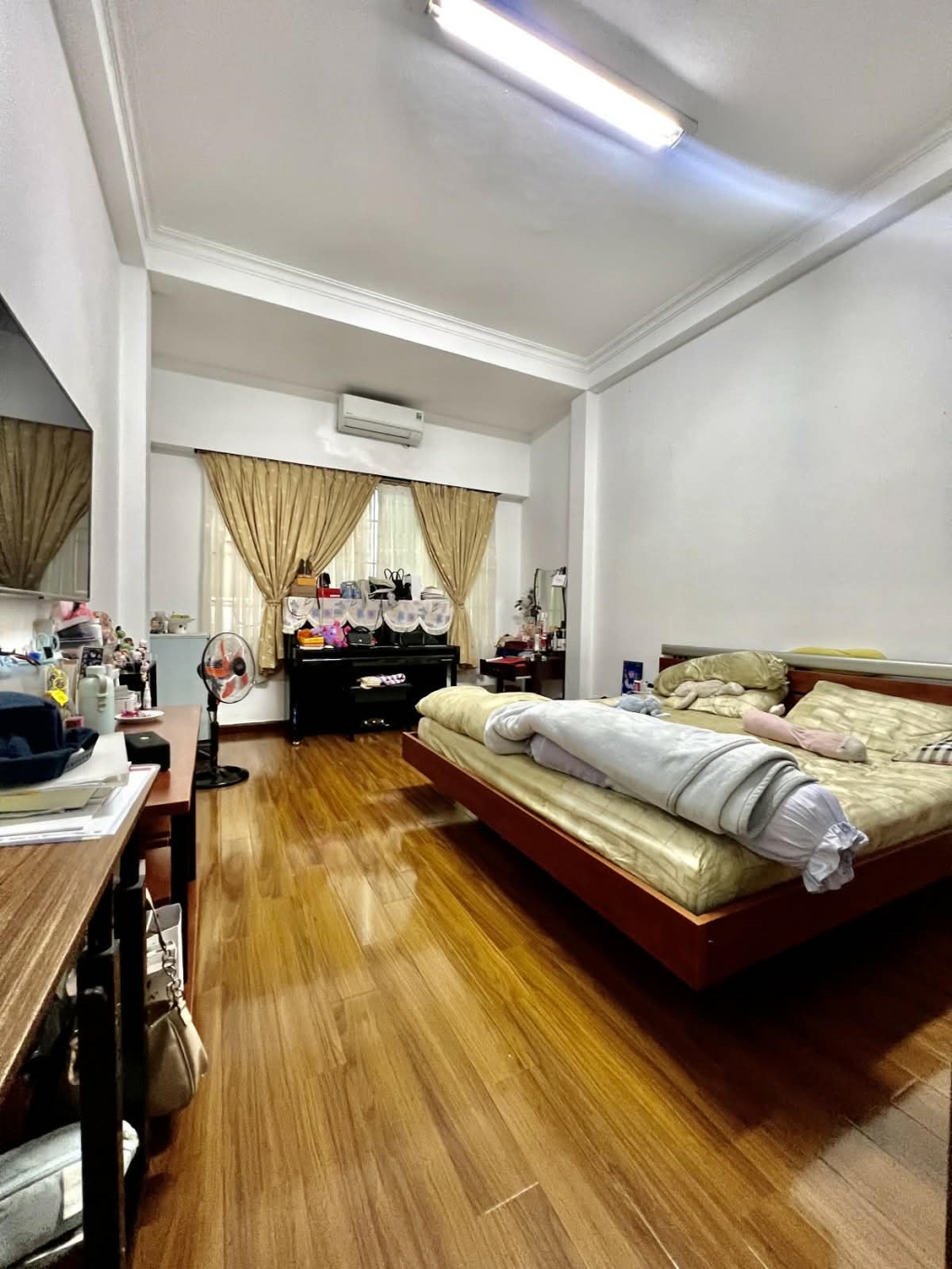 Nhà phố Bến Nghé Quận 1 40m² giá 15 tỷ - Khu kinh doanh sầm uất!