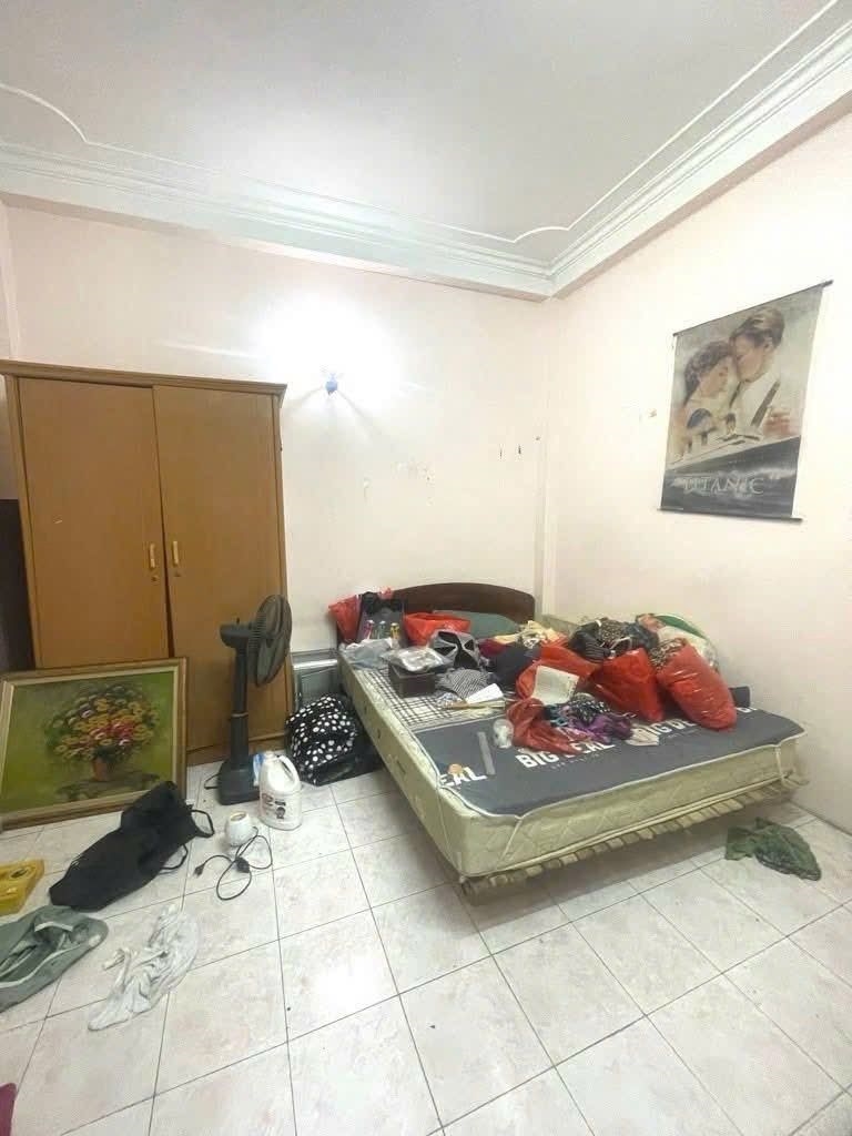 Nhà phố Vĩnh Phúc 40m² giá 8.05 tỷ - Ngõ nông, gần chợ tiện lợi!