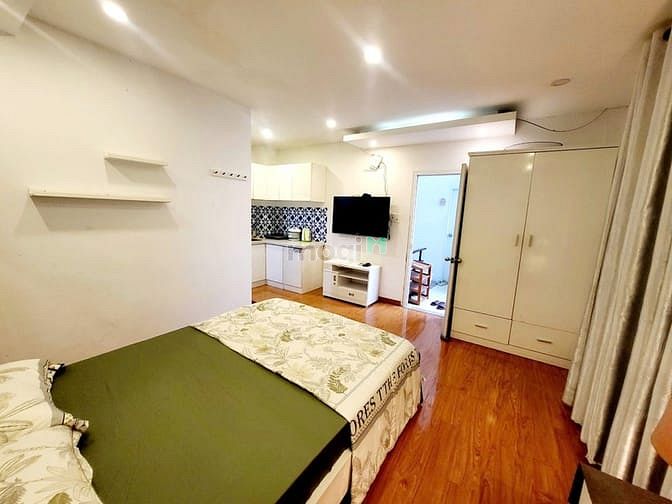 Cho thuê phòng Lê Thánh Tôn Quận 1 30m² giá 5.5 triệu - Ngay trung tâm, thuận tiện sinh hoạt!