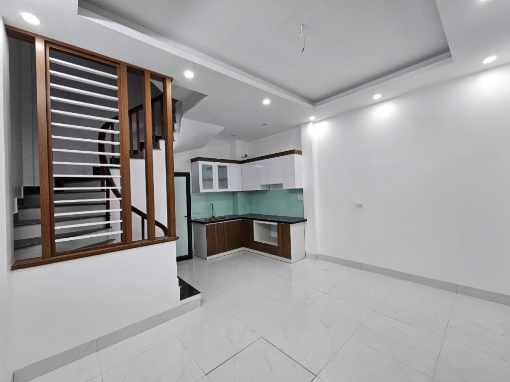 Nhà 5 tầng phố Liên Mạc - 31m² giá 5.68 tỷ - Sổ đỏ đẹp, giao dịch ngay!