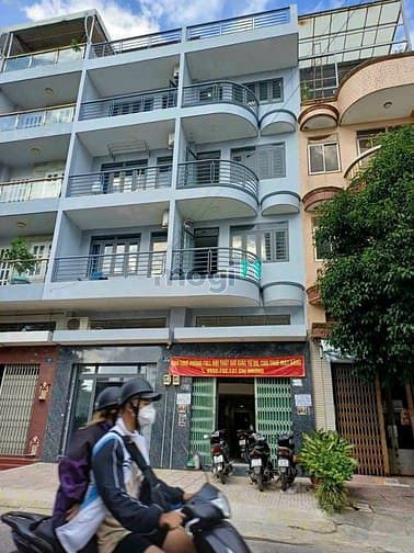 Bán gấp nhà mặt phố 72m² tại Phường 6, Quận 8, chỉ 13 tỷ - Đầu tư sinh lời cao!