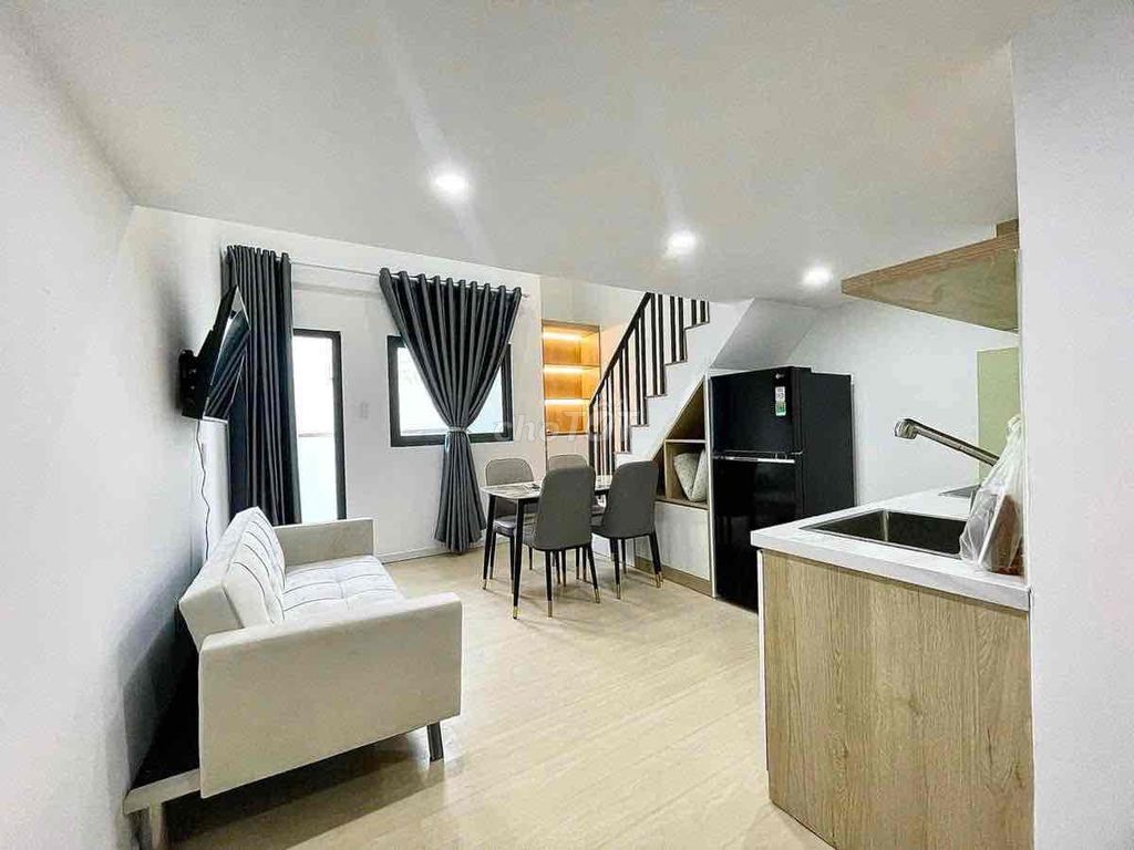 Căn hộ Duplex ban công, thang máy tại Quận 3 - Giá chỉ 5.5 triệu!