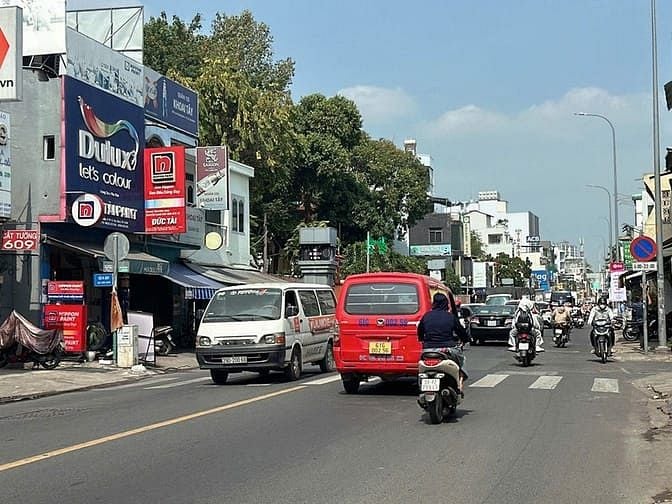 Bán nhà 4 lầu hẻm KD 752 Lạc Long Quân 90m² giá 16.5 tỷ - Đầu tư sinh lời lý tưởng!