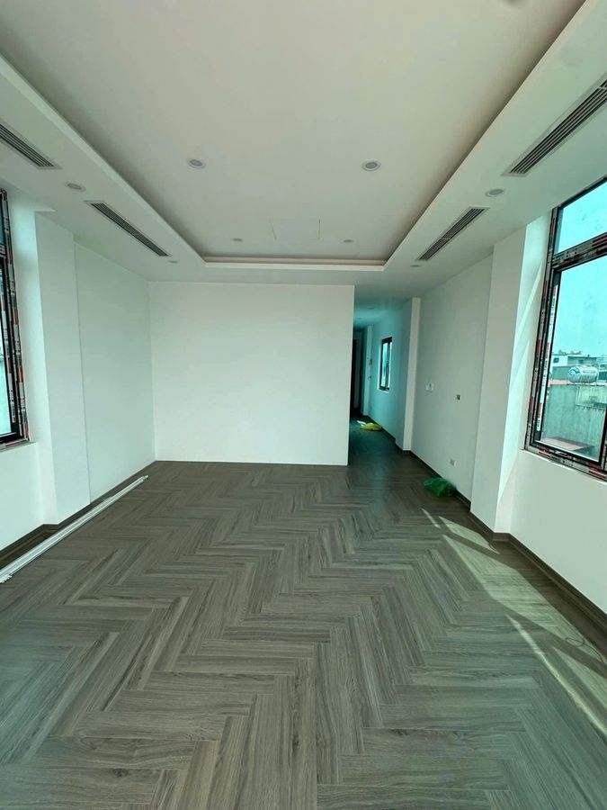 Nhà phố Nguyễn Khang, Cầu Giấy 73m² giá 34.3 tỷ - Thiết kế hiện đại, thang máy tiện nghi!