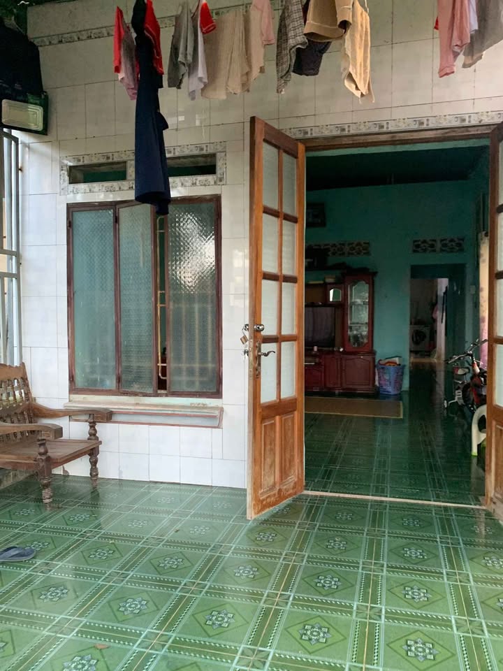 Nhà riêng Tiến Hưng, Đồng Xoài 250m² giá 1.1 tỷ - Sân đậu ô tô tiện lợi!