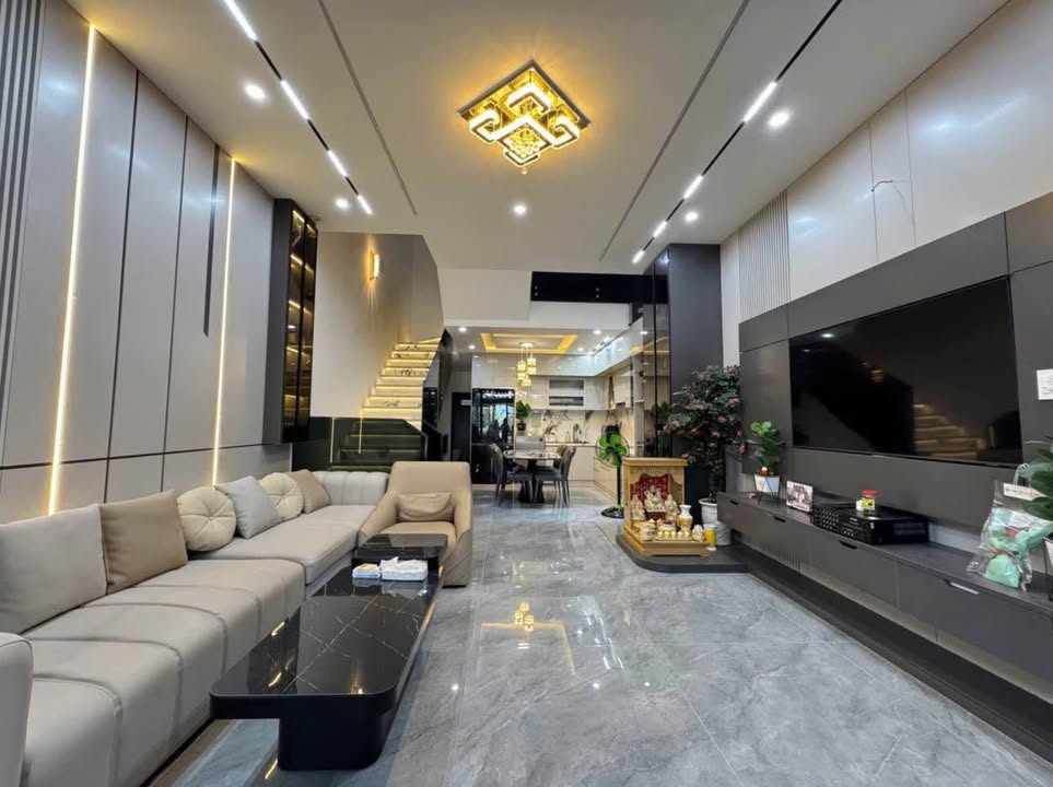 Nhà 3 tầng đường Cồn Dầu 23, 100m² giá 8 tỷ - An ninh tốt, tiện ích đầy đủ!