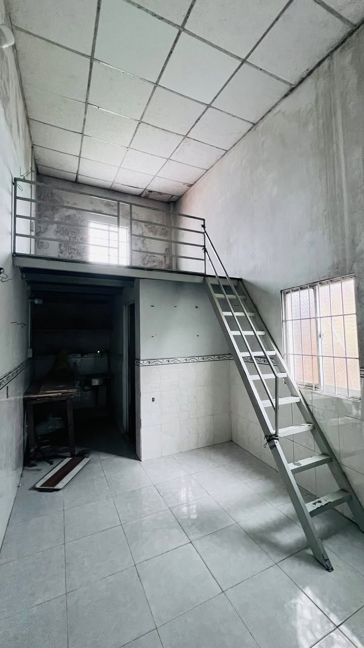 Phòng trọ có gác tại 35 Ngô Quyền, Phú Quốc - Giá chỉ 1 triệu/tháng!