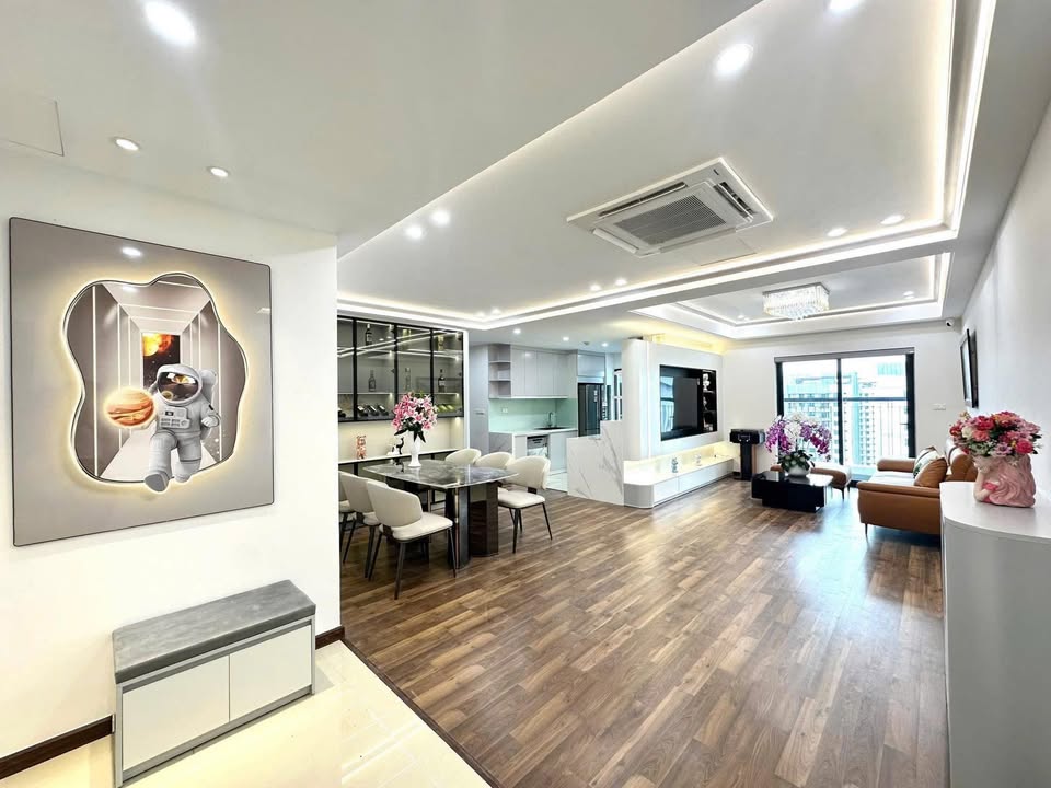 Căn hộ 4PN Han Jardin Bắc Từ Liêm 130m² giá 13 tỷ - View Starlake Tây Hồ đẹp mắt!