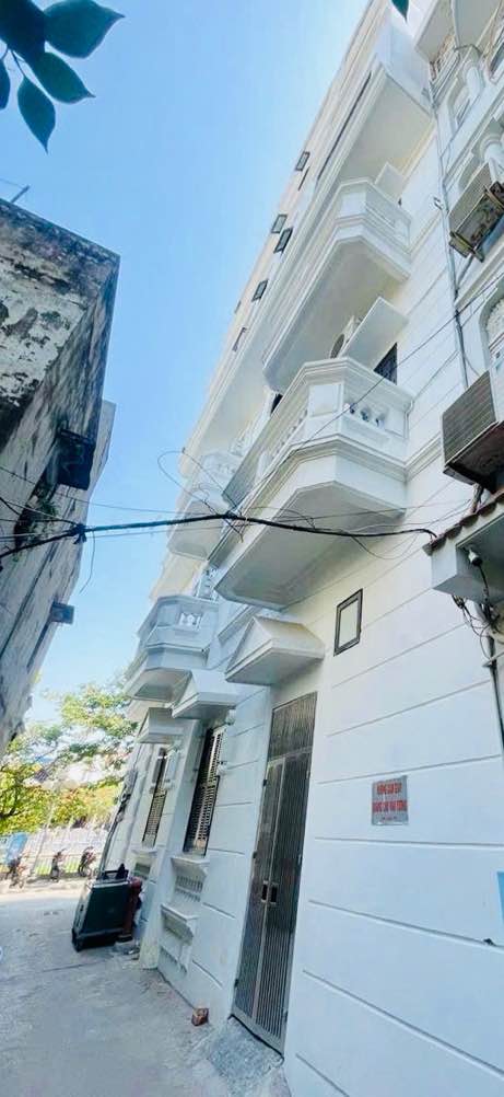 Nhà mặt phố Bồ Đề, Long Biên 87m² giá 29.5 tỷ - View hồ lý tưởng!