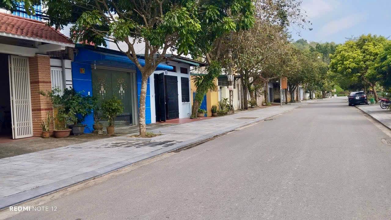 Đất nền Phường Hàm Rồng 200m² giá 3,1 tỷ - Sổ đỏ chính chủ, khu vực thuận tiện!