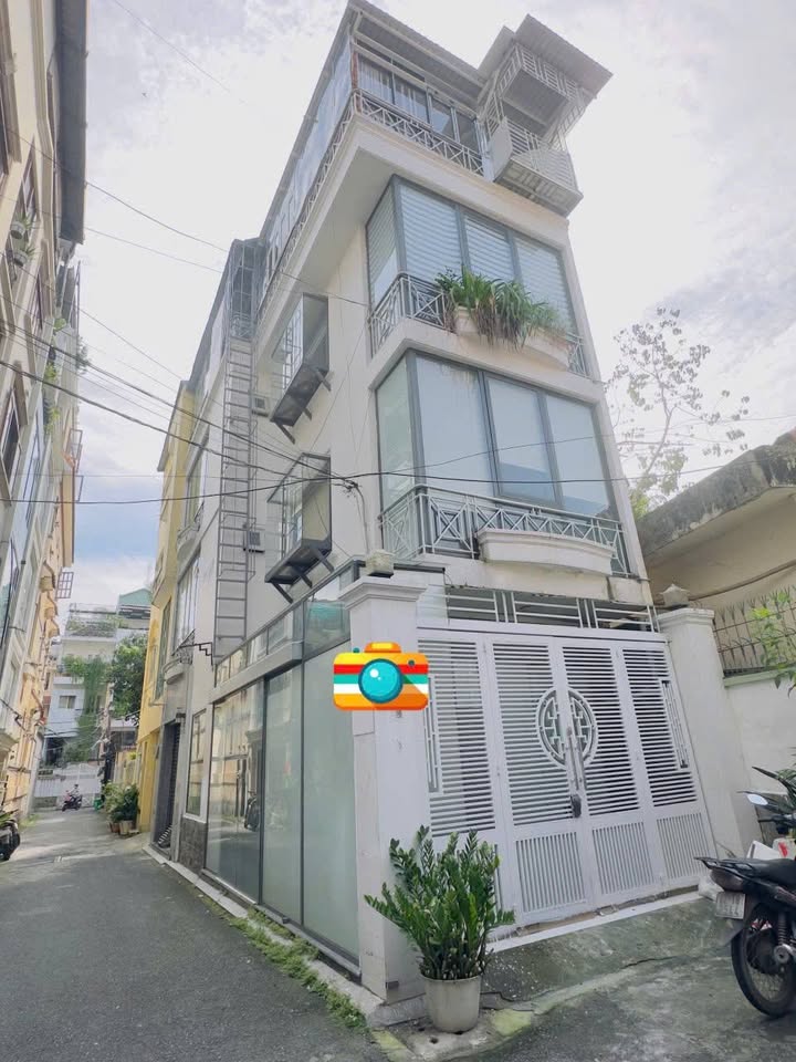 Nhà 4 tầng mặt tiền hẻm xe hơi Phổ Quang 78m² giá 16.7 tỷ - Cơ hội đầu tư tuyệt vời!