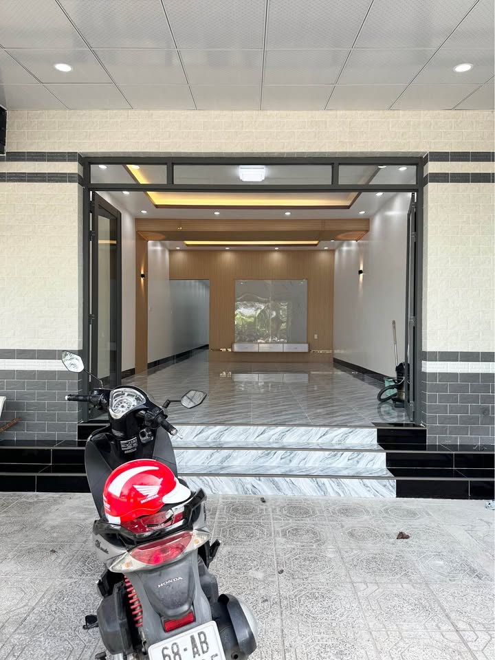 Nhà mặt tiền KDC An Bình Rạch Giá 100m² giá 2.05 tỷ - Vào ở ngay!