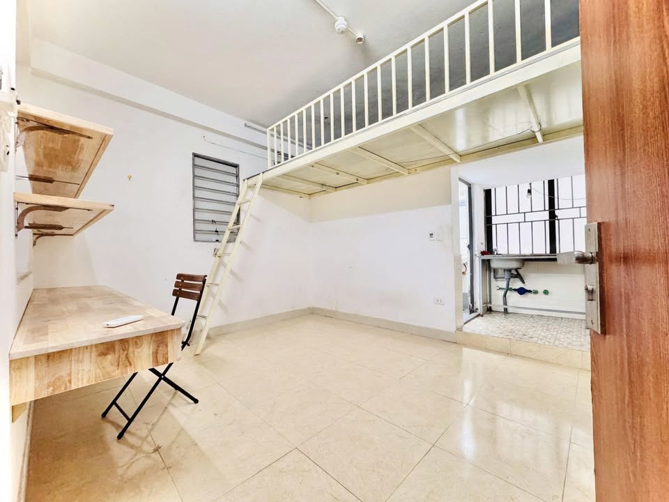Phòng cho thuê tại Ngõ 136 Triều Khúc, 20m² chỉ 3.4 triệu - Không chung chủ, thoáng mát!