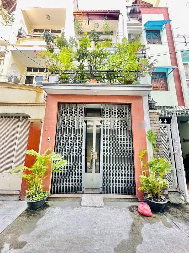 Nhà phố Nguyễn Tiểu La, Quận 10, 45.5m² giá 11.9 tỷ - Hẻm xe hơi 5m thoáng đãng!