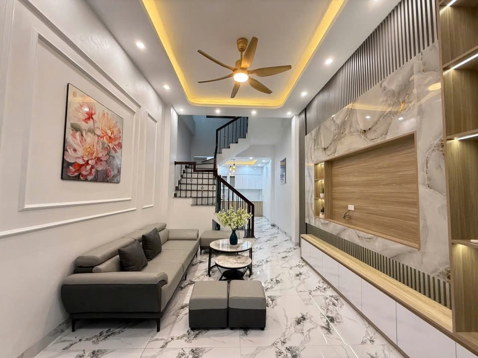 Nhà 3 tầng Nguyễn Trãi, Hải Dương, chỉ 2 tỷ - Thiết kế hiện đại, sẵn sàng ở ngay!