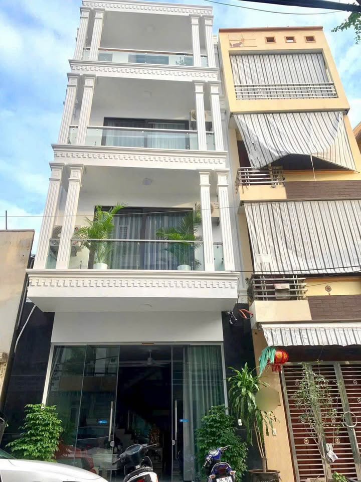 Nhà phố mặt tiền Điện Biên Phủ Hải Dương 90m² giá 6.4 tỷ - Thiết kế tân cổ điển sang trọng!