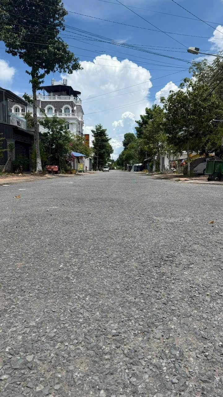 Nhà cấp 4 phường 9 TP Vĩnh Long 81m² giá 1.59 tỷ - View công viên xanh mát!