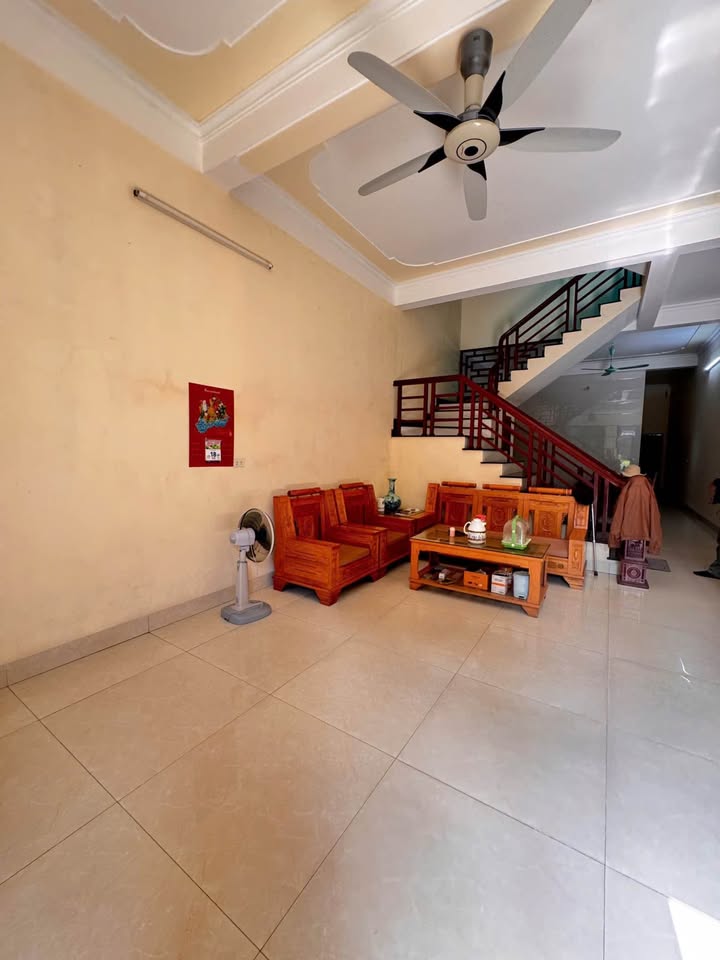 Nhà 2 tầng đẹp tại Ninh Khánh 92m² - Chính chủ bán gấp!