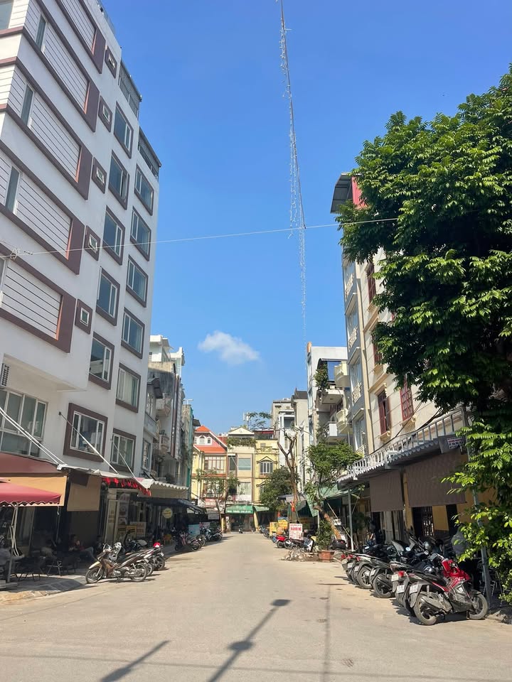 Nhà phố Lê Hồng Phong Hải Phòng 30m² giá 5.99 tỷ - Kinh doanh tuyệt vời!