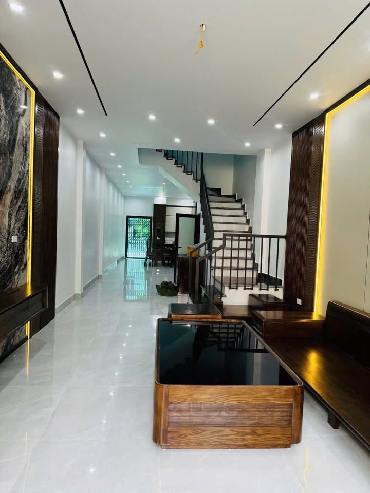 Nhà 3 tầng Lý Nam Đế, Hải Dương 72m² giá 7.4 tỷ - Không gian sống lý tưởng!