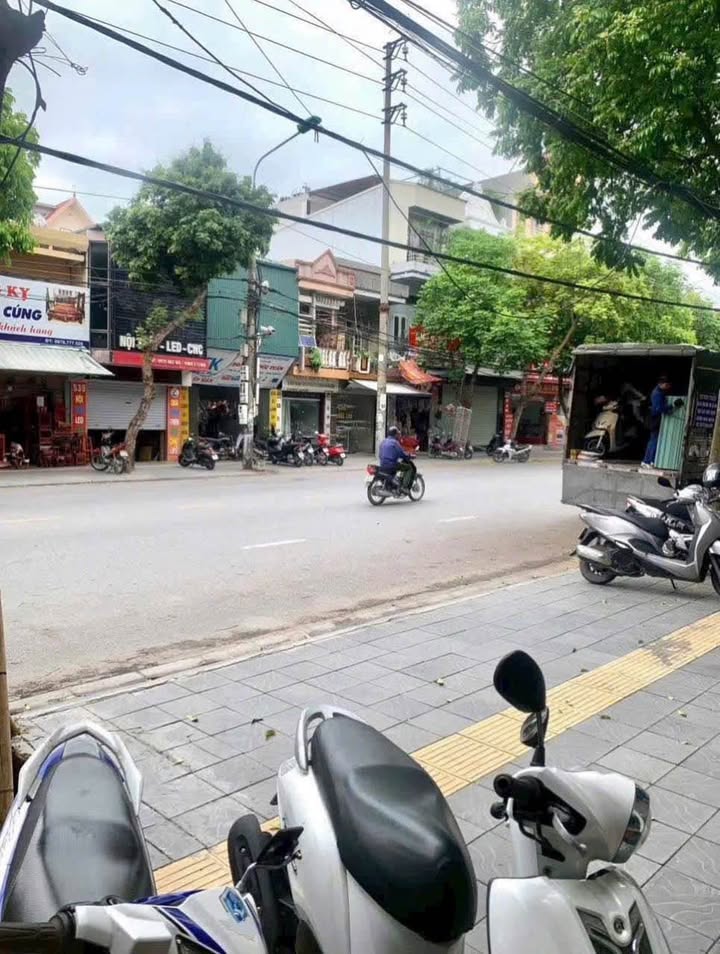 Nhà mặt phố Lê Thanh Nghị TP Hải Dương 114m² giá 6.2 tỷ - Vị trí đẹp, kinh doanh thuận lợi!
