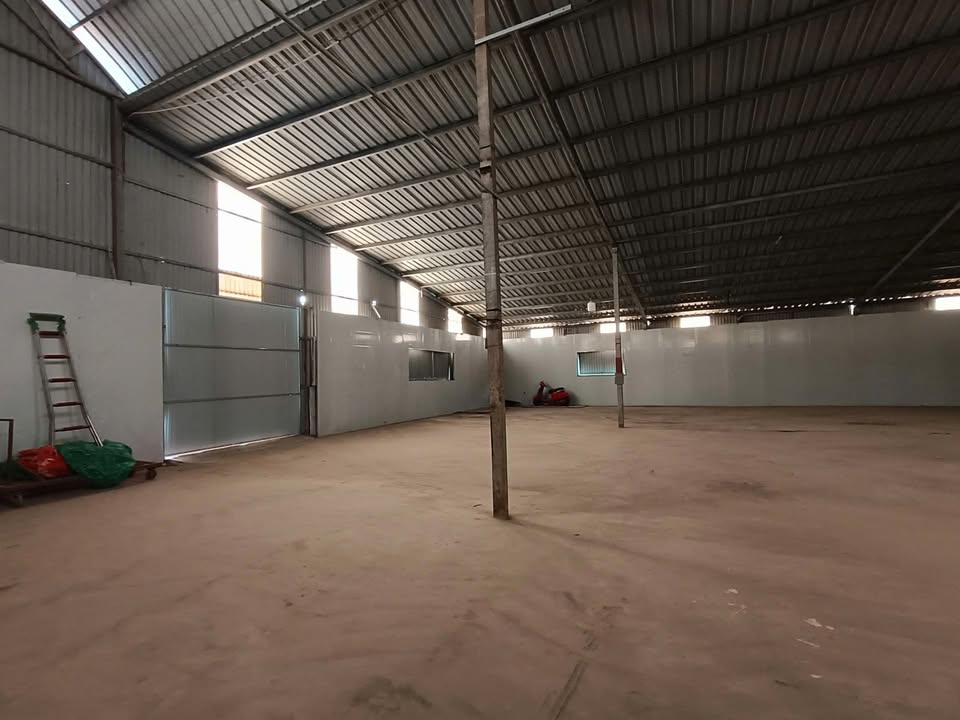 Kho cho thuê 1000m² tại Yên Viên, Gia Lâm - Phù hợp cho ngành thực phẩm!